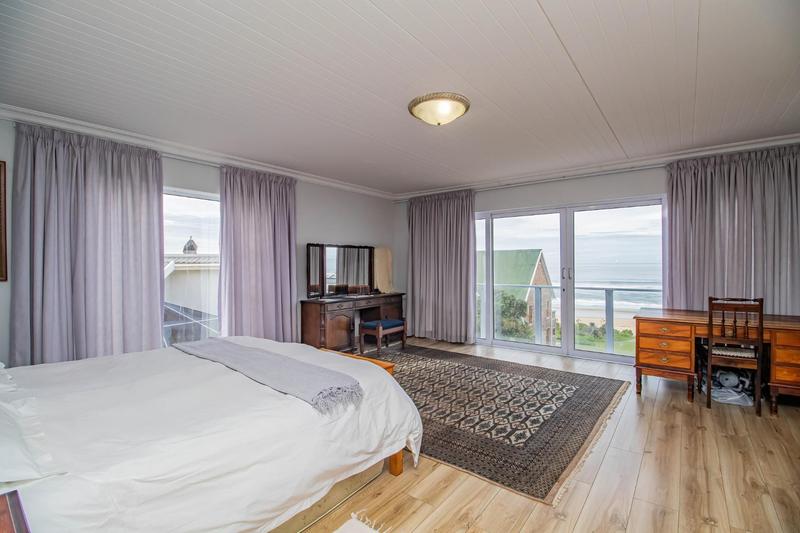9 Bedroom Property for Sale in Outeniqua Strand Western Cape